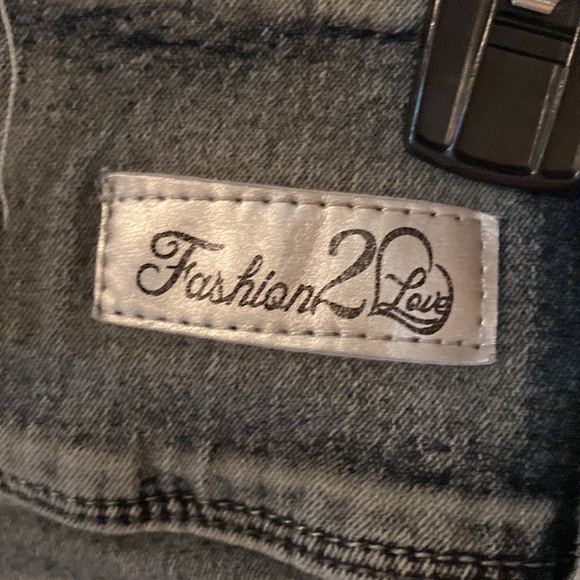 Fashion 2 Love - Picture 7 of 7